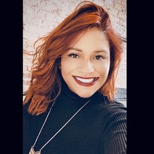 Meet your Posher, Yesenia